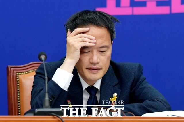 '전·월세5%인상 제한' 법안을 발의했던 박주민 더불어민주당 의원이 보유 아파트 임대료를 9% 인상해 '내로남불' 비판을 받고 있다. /이선화 기자
