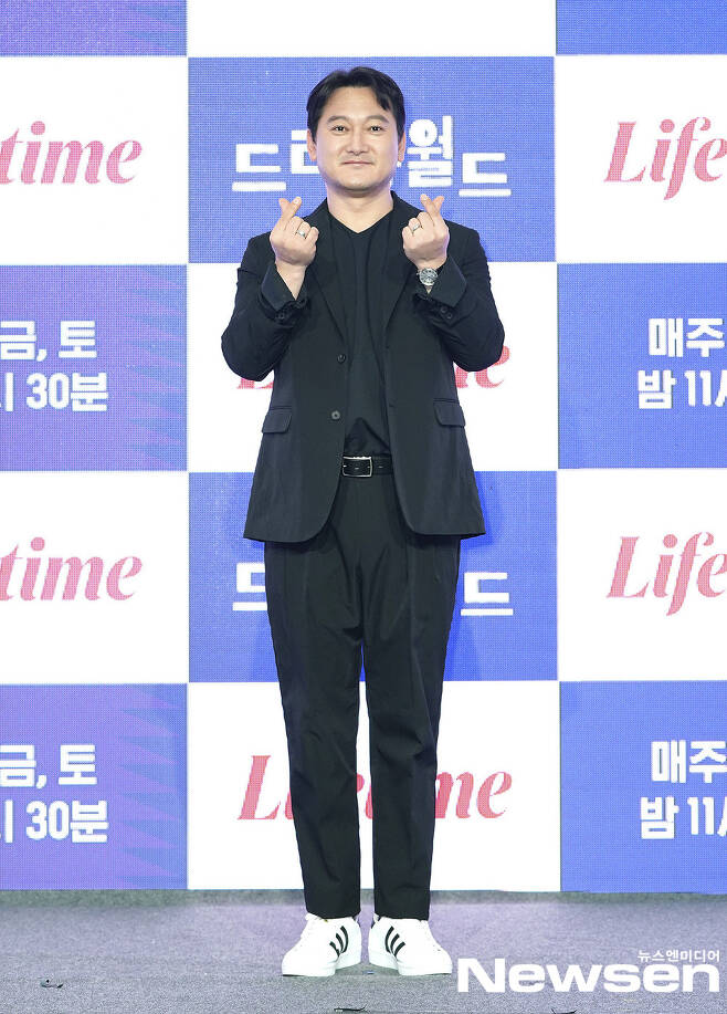 Lifetime Global Original Drama Drama World production presentation was held on Online Live on the morning of April 2.Jung Man-sik attended the day.Photos