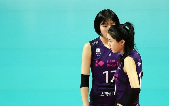 흥국생명의 쌍둥이 자매 이다영(왼쪽)과 이재영. 연합뉴스