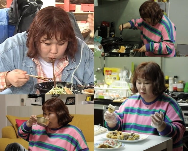 I Live Alone Kim Min-kyung introduces honey tips to eat Jajangmyeon deliciously.Mukbang Fairy Kim Min-kyung will set up a breakfast liquor store with a special menu from the morning, and will explode salivary glands with fried ASMR that causes white noise (?).MBC I Live Alone, which is broadcasted at 11:05 pm on the 9th, will unveil a special recipe of Mukbang Fairy Kim Min-kyung.Kim Min-kyung, who runs the drama The Chois Drama all night, starts a special breakfast dish like Mukbang Fairy.While the kitchen is filled with fried ASMR like white noise, Kim Min-kyung presents a new concept frying recipe.I wonder what the identity of the unique frying recipe, which is called Moon Soon-tuk, is.Kim Min-kyung also challenges Cherry Blossom Eggs, which is full of spring with Munsun rice cake.Kim Min-kyung, who carefully poured egg whites and put on pink flower sausages to shoot the flower dragon of cherry blossom egg rolls, made a realistic egg roll that was different from the ideal.Unidentified from early morning (?)Kim Min-kyung, who completed a classic breakfast ceremony with makgeolli with a moon-shine rice cake and cherry blossom egg roll, will show storm Mukbang, which causes the viewers mouth.Kim Min-kyung, who visited the weekend farm with Onami and Song Byung-chul, a chicken senior, also eats a honey-flavored meal after Jajangmyeon after labor.Kim Min-kyung, who took out the ingredients of Shin-Seibij Station in his pocket before eating Jajangmyeon, said, This is the best chopstick. He said that he delivered a honey tip to eat Jajangmyeon more deliciously, adding to the question of what Shin-Seibij Station ingredients he prepared.Kim Min-kyungs special breakfast dinner and Jajangmyeon Mukbang honey tip can be found on I Live Alone broadcasted on the 9th.a fairy tale that children and adults hear togetherstar behind photoℑat the same time as the latest issue