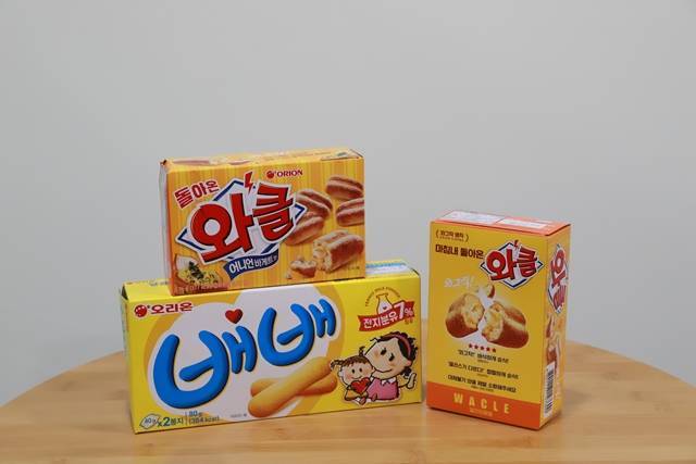 오리온은 소비자들의 요청에 따라 지난 2019년 '배배'를 재출시하고 지난달 '와클'을 선보였다. /오리온 제공