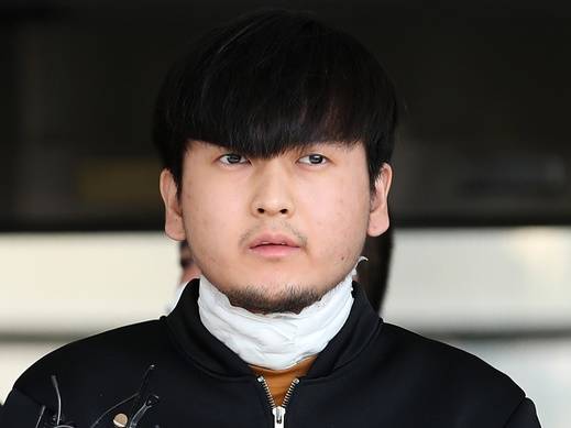 서울 노원구에서 세 모녀를 잔혹하게 살해한 피의자 김태현(25)이 9일 오전 서울 도봉경찰서 유치장에서 검찰로 송치됐다./사진=뉴스1