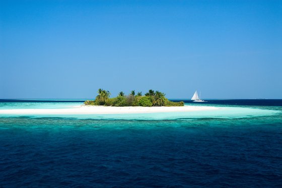 몰디브는 대부분 해발 고도가 낮은 저지대의 섬으로 이뤄졌다. 몰디브관광청