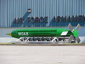 2003년 미국이 개발한 핵폭탄급 재래식 폭탄 'MOAB'. 위키피디아