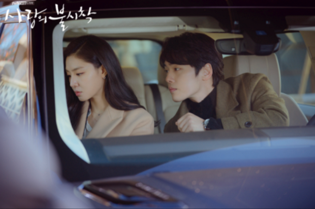 김정현과 서지혜는 지난해 종영한 tvN 드라마 '사랑의 불시착'에서 호흡을 맞췄다. /tvN 제공