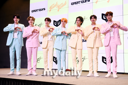 Boy group Stand Up Guys poses at the special album Again showcase held at Seoul By Bongeunsa Temple Spiken Hall on the afternoon of the 19th.