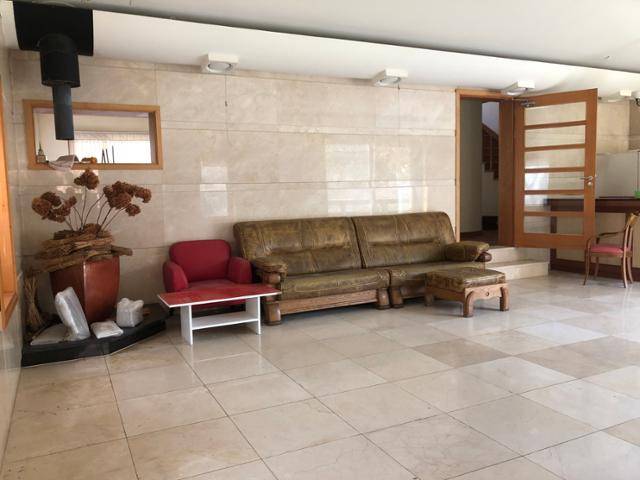 3월 31일 강원도 원주 부론면 소재의 건설브로커 윤중천씨가 소유했던 별장 내부 모습. '김학의 전 차관 성 접대 동영상'이 촬영된 곳이다. 원주=이승엽 기자