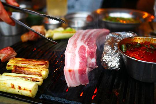 서울 중구 금돼지식당의 본삼겹살.