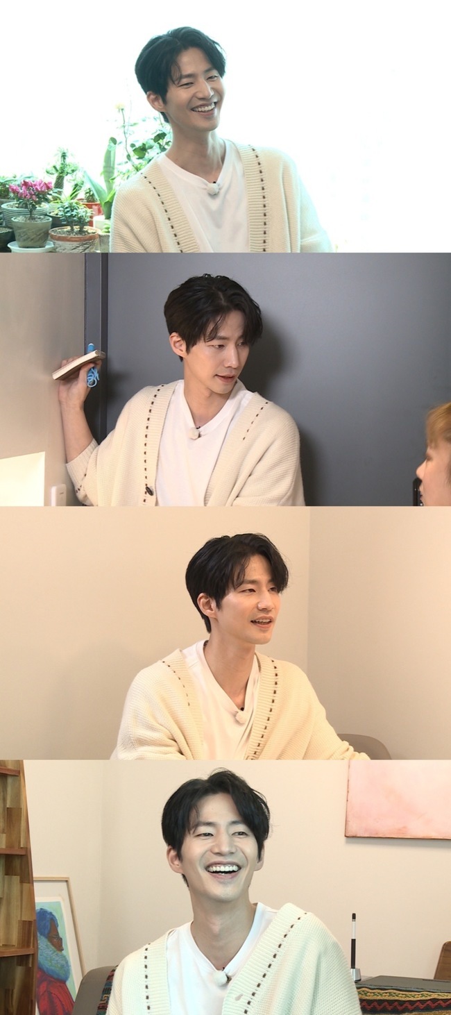 Song Jae-rim presents a detailed search for sale.Actor Song Jae-rim will go on to find a sale in MBC Where is My Home (directed by Lim Kyung-sik, Lee Min-hee / hereinafter Homes), which will be broadcast on April 25.On this day, three sisters of nurses appear as The Client.The first and second of the Clients are working as nurses in the ninth and eighth years respectively, and the third has passed the nurse test this year.Those who came up from Mokpo are now living together in two rooms, and the third is joining and they decided to move.The area of hope was hoped for within 3,40 minutes by public transportation in Dongdaemun-gu with the first and second hospitals and Jungnang-gu with the third hospitals.In addition, I wanted the bus stop and the subway station to be within 10 minutes of walking, and I wanted one room for one person because of the nature of my job.Finally, the government wanted various facilities and healing spaces in the city center near for sale, and said that the budget could be up to 750 million won for marketing.In the double team, actor Song Jae-rim scrambles as an intern co-ordinator.From this position, Song Jae-rim confessions that he lived everywhere from rooftop to stratum, from villa to partment.In addition, I am interested in Interiors, so I am interested in Interiors construction for each house I move.He said that he had to move to the former house Mulch Interiors in the past, but that he had to move to another place in two years after failing to renew his contract.Park Na-rae, who has been together, surprised everyone by introducing Song Jae-rim as the first person to see all the register a copy of the song for sale.So Yang Se-hyeong speculated that I am a smart person or I have been properly hit, and Song Jae-rim said that he had been suffering a lot and revealed a sad story.Song Jae-rim is said to have been for sale and Vice-principal in his own unique way.As soon as he entered the front door, he touched Mulch himself, then lay down on Mulch to check the view and share the Vice-principal.Park Na-rae, who watched this, said, It is the first time that I am sincere in Mulch. Song Jae-rim said, This Vice-principal is important because I live with my house.