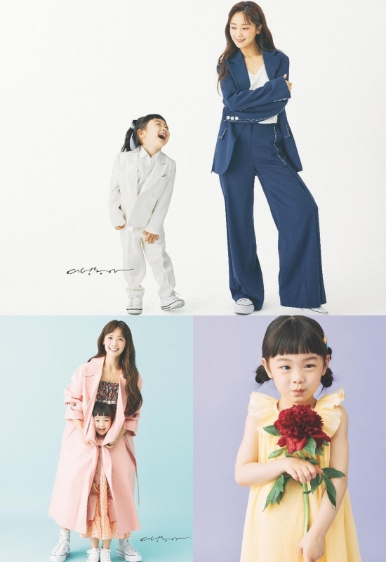 Moon Hee-joon Yul Jam Jam has become a magazine Model with her mother.On the 23rd, JAM2 HOUSE Fun House jam jam I shot jam and my mother and Magazine photo in May # jam jam # jam jam # jam jam # moon Hee rate #Moon Hee-joon # Honey jam # Honey jam # # Meet # and posted a picture.Jamjami (Moon Hee rate) in the photo poses as a magazine model with her mother So Yul.The warm mother and daughter of Jamjam and So Yul focused on the netizens.Meanwhile, Moon Hee-joon and So Yul are running the YouTube channel JAM2 HOUSE Fun House with Jam Jam Lee (Moon Hee rate).The channel currently has about 110,000 subscribers.JAM2 HOUSE Fun House is guiding the uploading day and upload time, saying, I meet every Friday at 6 pm .