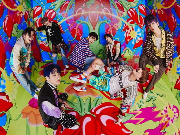 EnCity Dream (NCT DREAM) offers a soft-soft appeal with its first Regular album, Taste (Hot Sauce).According to SM Entertainment on the 27th, NCT DREAMs first regular album Taste consists of 10 songs including the title song Taste of addictive hip-hop genre.Cetaceans (Dive Into You) on this album is a band sound-based medium R&B pop song with an attractive contrast of emotional melodies and speedy beats. The lyrics express your relationship with Cetaceans and the sea, and it has vividly released the desire to fall deeply into your arms as Cetaceans swim in the sea.In addition, the new song ANL is a synth pop song that feels the softness charm unique to NCT DREAM. It metaphorically draws the mind toward the opponent who keeps rising like the moon floating in the night sky every night. Irreplaceable is a medium tempo song with swing rhythm that combines vintage keyboard sound, percussion, brass and other light instruments. The lyrics that tell the preciousness of the existence of you that can not be replaced by anything double the excitement.NCT DREAMs first Regular album Taste will be released on May 10th at 6 pm on various music sites.a fairy tale that children and adults hear togetherstar behind photoℑat the same time as the latest issue