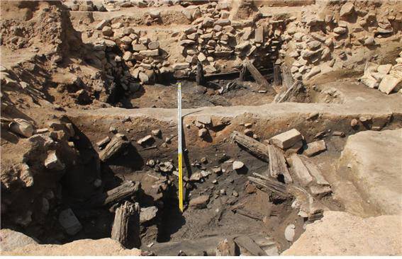 목간이 출토된 집수지 2호의 토층. 문화재청 제공