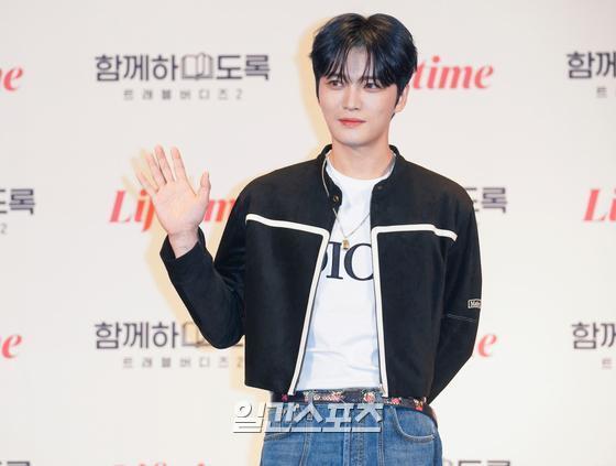 Singer Jaejoong (JYJ) attends the production presentation of TravelzooBirdys 2: Together on Online Live on the afternoon of the 29th and has photo time.TravelzooBirdy 2: Lets Be Together is an entertainment program featuring Jaejoong traveling all over the country and meeting various Birdies (accompanying).First broadcast on May 13.