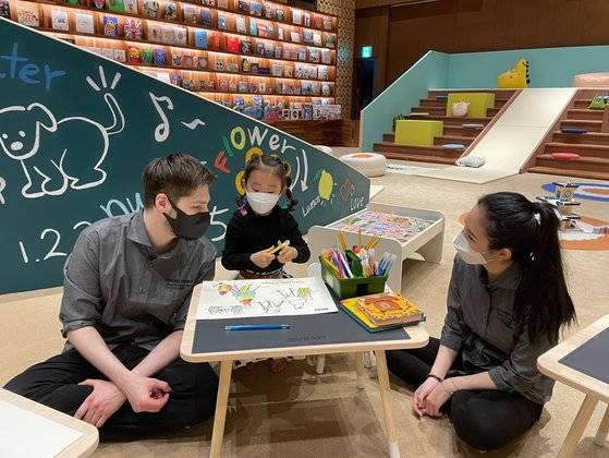 롯데백화점 김포공항점의 영어키즈클럽 '킨더마마 더 시그니처'. 사진 롯데쇼핑