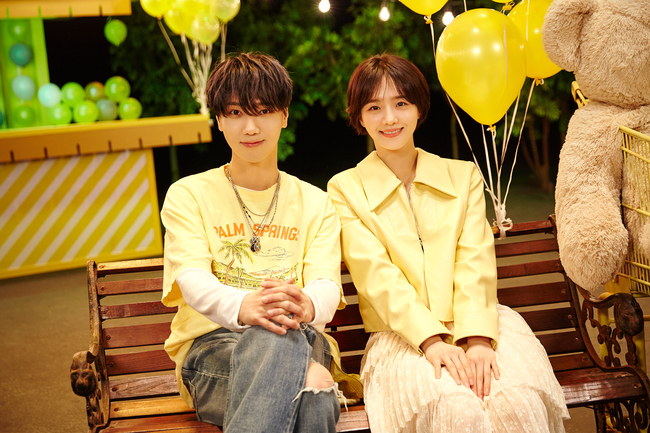 Super Junior Yesung plays sweet couple with Actor Park Gyoo-yeongYesung will release a music video teaser video on YouTube, Naver TV and V LIVE SMTOWN channels at 6 p.m. on April 30 to meet the atmosphere of the new songBeautiful Night (Beautiful Night).It is expected that the high interest of domestic and foreign music fans will be focused.Yesungs mini-fourth album title song Beautiful Night is a city pop with dynamic and rhythmic brass arrangements and sound that can feel old nostalgia in the second half.In the lyrics, I expressed sulm, which I feel when I meet my favorite opponent, as a beautiful night.In response, Actor Park Gyoo-yeong, who has appeared in TVNs Psycho But Its OK and Netflixs Sweet Home in the new song Beautiful Night music video, is in a popular position with his extraordinary presence.The image of the music video shooting scene released on the 30th also amplifies the expectation because it is filled with bright and exciting excitement between the two.Yesungs new album, Beautiful Night, will be released on May 3rd. It can be purchased at various on-line and off-line music stores.