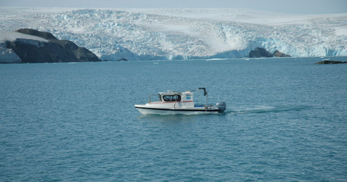 남극 세종과학기지 주변 종합해양조사 전용선. (사진=해양수산부)