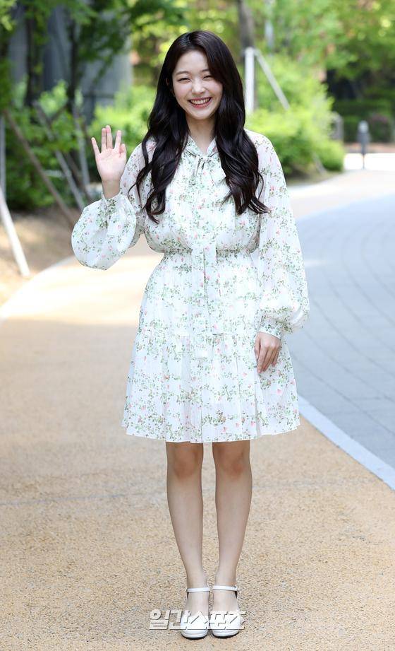 배우 홍승희가 3일 오후 서울 마포구 상암동 JTBC에서 일간스포츠 '직격인터뷰'애 임했다. 홍승희가 인터뷰에 앞서 포토타임을 갖고 있다. 홍승희는 최근 종영한 tvN 월화극 '나빌레라'에서 첫 주연으로 20대 청춘 은호 역을 맡아 팬들을 사로잡았다. 김진경 기자 kim.jinkyung@jtbc.co.kr/2021.05.03/