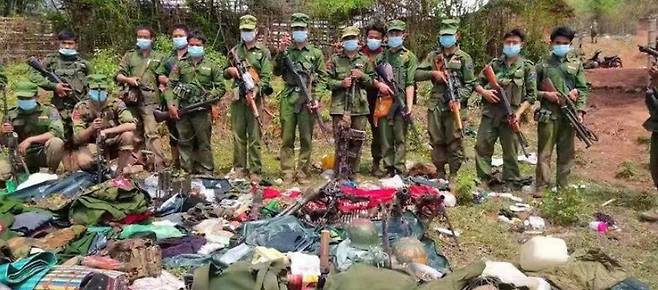 미얀마민족민주주의동맹군(MNDAA)과 타앙민족해방군(TNLA) [이라와디 사이트 캡처. 재판매 및 DB 금지]
