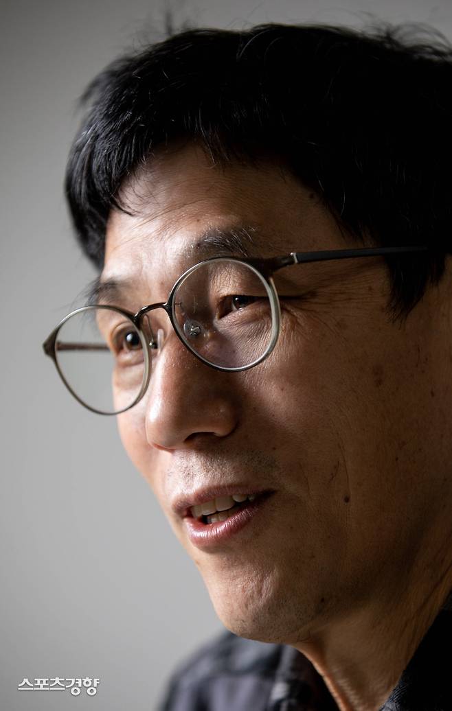 평론가이자 미학과 관련한 책을 낸 진중권 전 동양대 교수도 구혜선과 이규원 작가의 논쟁에 입장을 냈다. 우철훈 선임기자