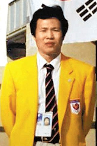 출처: 1988 서울 올림픽에 자원봉사자 시절 모습 (구건서 씨 제공)