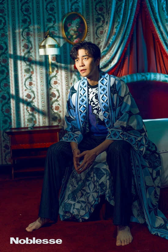 Shin Sung-roks May issue of Noblesse, which is expected to be performed in front of the first performance today (21st) as a new cast of musical Dracula, was released.The B-cut picture, which was released this time, was captured in a photo shoot held at a hotel in Seoul on April 8th.In an old-fashioned and unusual atmosphere that reminds me of the reincarnation of Dracula, I digested a variety of dresses, including a unique pattern of silk lobes, a unique classic suit with a formal feeling, and a sophisticated point design shirt.Shin Sung-roks unique deep and deadly eyes and intense yet excellent atmosphere were added.In addition to a number of magazines such as Vogue, Allure, Cosmopolitan, and Zikyu, Kim Jae-won photographer who worked with the best stars of the day such as Lee Byung-hun, Park Seo-joon, Lee Dong-wook, Song Hye-kyo and Park Shin-hye.Shin Sung-rok said of his character in the musical Dracula, It is a vampire of fatal charm, but at the same time it is a lonely person who has left a precious person and has not died for hundreds of years.I think that many people can sympathize with it because it focuses on the universal feeling of love. Shin Sung-rok said, If you have a wind, you want to be remembered as a colored actor.I dream of an Actor who can digest in the style of Shin Sung-rok and present people with surprises, he said. I will meet works I want to devote my passion to, do my best, and I will do it as I have done so far.Musical Dracula depicts the sad love story of a vampire who devoted everything to a woman he loved for hundreds of years.Shin Sung-rok, Kim Jun-su, Jeon Dong-seok, Cho Jeong-eun, Lim Hye-young, and Park Ji-yeon will appear. They will perform at Shinhan Card Hall in Blue Square until August 1.Tickets will be opened at 1 p.m. on the 25th through each booking place (Yes 24, Interpark, Timon).Photo: Audi Company