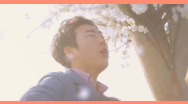 출처: '벚꽃엔딩' 뮤직비디오 캡처