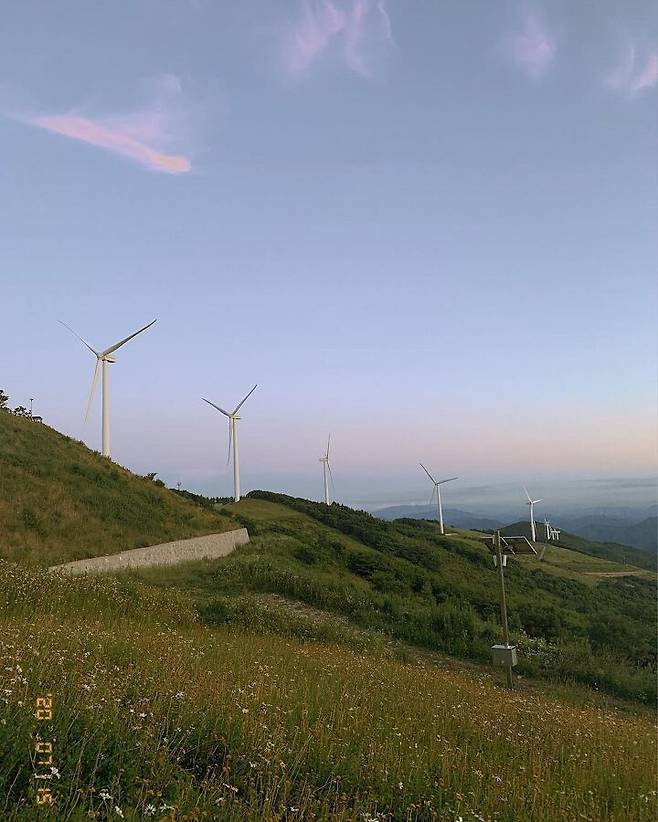 출처: @muggy_august_night