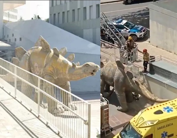 신고를 받고 현장에 출동한 소방대원들이 공룡 조각상의 다리를 철거하고 있다. (BBC 갈무리) © 뉴스1