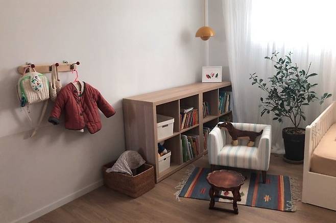 출처: <책장> 정보 보러가기 (▲ 이미지 클릭)