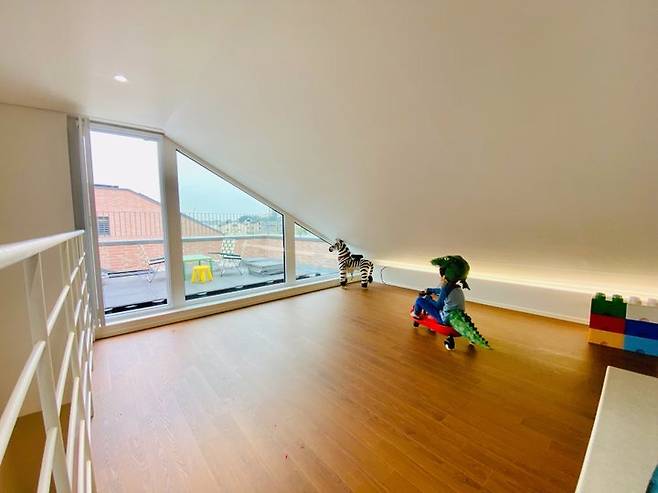 출처: 오늘의집 온라인 집들이 보러가기 (▲ 이미지 클릭)