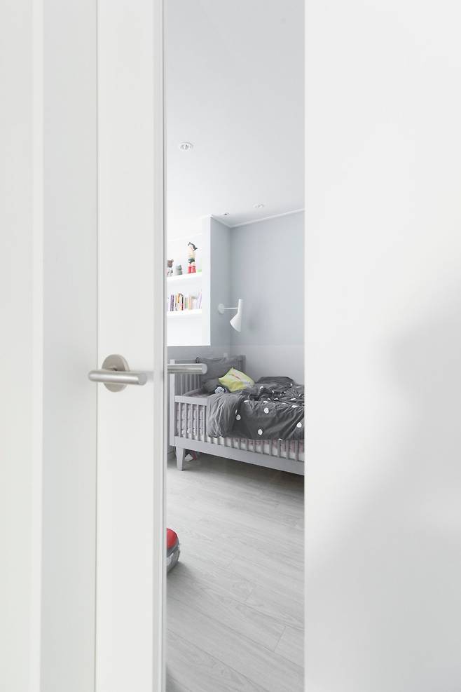 출처: 오늘의집 온라인 집들이 보러가기 (▲이미지 클릭)