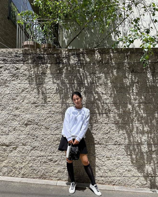 Group Girls Generation and actor Kwon Yuri reported on the bright current situation.Kwon Yuri posted several photos on his instagram on May 27 with a short May.In the open photo, Kwon Yuri poses in a youthful figure wearing a gray man-to-man, a black skirt and half-stocking.The look of her hair tied up in transparent makeup creates a natural atmosphere, capturing her attention with her debut and her unwaveringly maritime look.The netizens who came in contact with it commented, It is so beautiful in the middle, It is like my girlfriend, I am healing while watching my sister.Meanwhile, Kwon Yuri made his debut as a group Girls Generation in 2007; since then, he has been working on solo and Acting.He appeared in the recently-end MBN drama Bossam - Stealing Destiny.