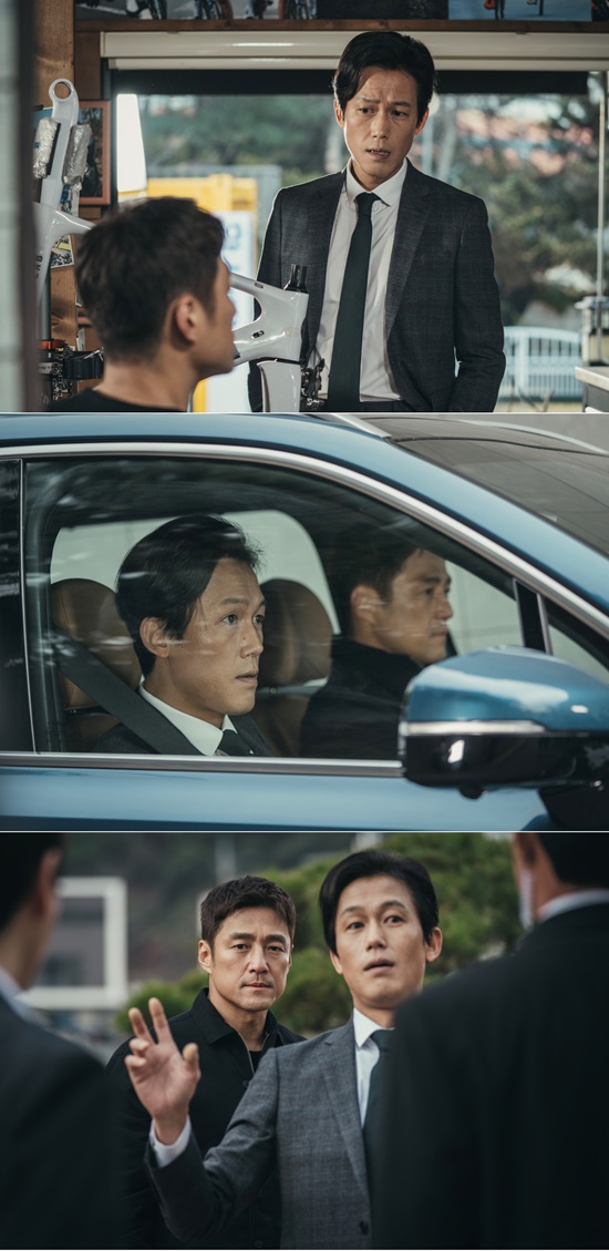 Undercover Ji Jin-hee gets tangled up with Joo Seok-taeThe JTBC gilt drama Undercover released a still cut with Limited Express (Ji Jin-hee) and Park Won-jongs award-winning Stradivarius on the 4th, ahead of the 13th broadcast.In the last broadcast, Limited Express confided in all the truth to his wife Choi Yeon-su (Kim Hyun-joo), who noticed his identity.From the name Lee Seok-gyu, which has been hidden for many years, to his identity as an Angibu agent, Limited Expresss late confession shocked and confused Choi Yeon-su.Meanwhile, Lim Hyung-rak (Huh Jun-ho) delivered the Lee Seok-gyu List to Kang Chung-mo (Lee Seung-jun), and Choi Yeon-sus position as head of the high-ranking public office criminal investigation office began to be compromised.Park Won-jong, head of the NIS finance division, who appeared in the bike wrap of Limited Express in the public photos, attracts attention.It is interesting to meet unexpectedly without any contacts or single-sidedness. Park Won-jong is one of the main figures involved in the investigation of the Ministry of Airborne Affairs.He is curious about what his purpose is to visit Limited Express. In the ensuing photo, they are heading somewhere together.The keen eyes of Limited Express, which is blocked by strangers and closely monitors the situation, add to the curiosity.From the surprise first meeting to the close close close-up Stradivarius, what is the reason why Limited Express followed Park Won-jong, and what will happen before them?In an earlier trailer, Limited Express vowed to Choi Yeon-su, Let me help you, Ill protect my family at all costs.In the catastrophe of dangerous truths, Limited Express hopes to be able to act as a helper for Choi Yeon-su.Limited Express, Choi Yeon-su struggles to catch Lim Hyung-rak in the 13th broadcast on the 4th.There will also be a tight battle between the smoking gun that will uncover the truth of the business of Lim Hyung-rak and the flower pot business.Undercover production team said, With the decisive help of Limited Express, Choi Yeon-su and the crew of the airborne team will start investigating the flower pot business.As the secret of Park Won-jong is revealed, the development of Irreplaceable You, which repeats betrayal and reversal, will also unfold. The 13th episode of Undercover will air at 11 p.m. on the 4th.Photo = Storytivy and JTBC Studio