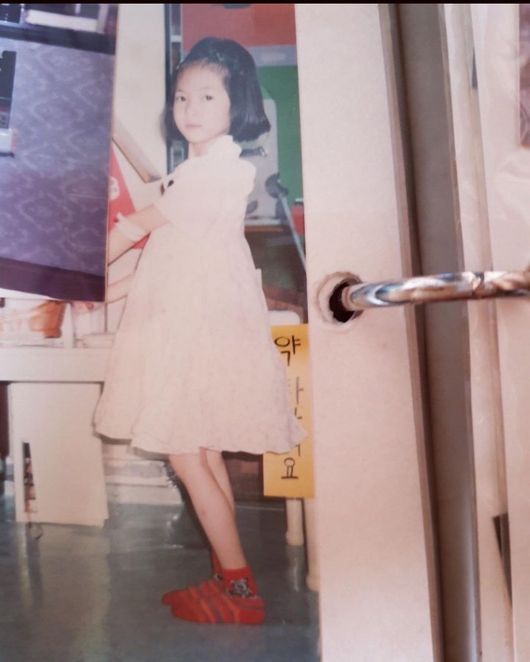 Singer DAWN celebrates girlfriend Hyunas birthdayOn the 6th, DAWN posted an article and a photo on his Instagram, Thank you for being born, my most precious Treasure in the world.The photo shows the childhood of Hyuna. DAWN showed his affection for his birthday by revealing his childhood photos.Hyuna also revealed her gratitude for DAWNs love through her Instagram: The pair celebrated their birthday together in white tuxedoes and dresses.DAWN is always together and I am really happy and I love you, said Hyuna.Meanwhile, Hyuna and DAWN have admitted to their 2018 devotion.