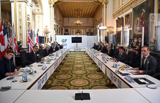 주요 7개국 외교장관들이 지난달 5일 영국 런던에서 회의를 하고 있다. 런던=AP 뉴시스
