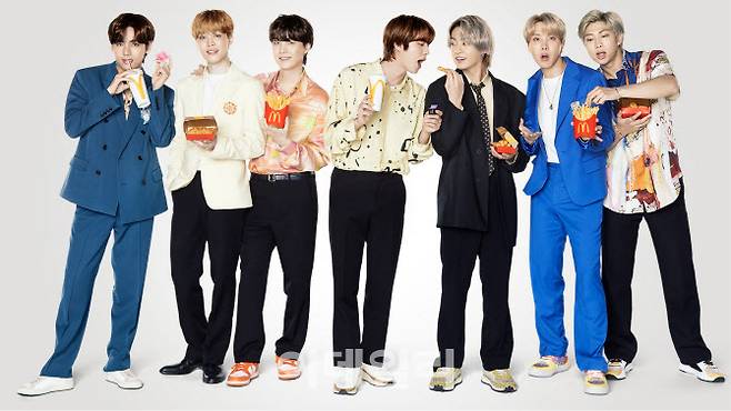 맥도날드 ‘The BTS 세트’가 27일 한국맥도날드 전 매장에 공식 출시됐다. 한국맥도날드 제공.