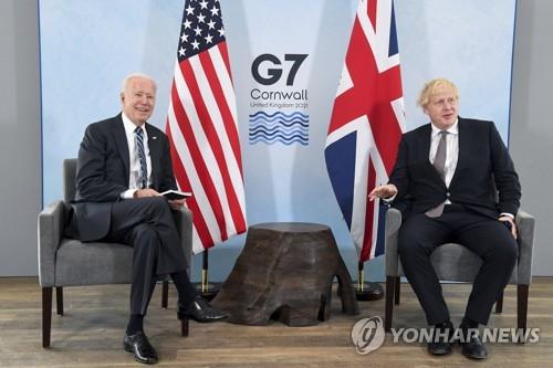 조 바이든(왼쪽) 미국 대통령과 보리스 존슨 영국 총리 [AP=연합뉴스]