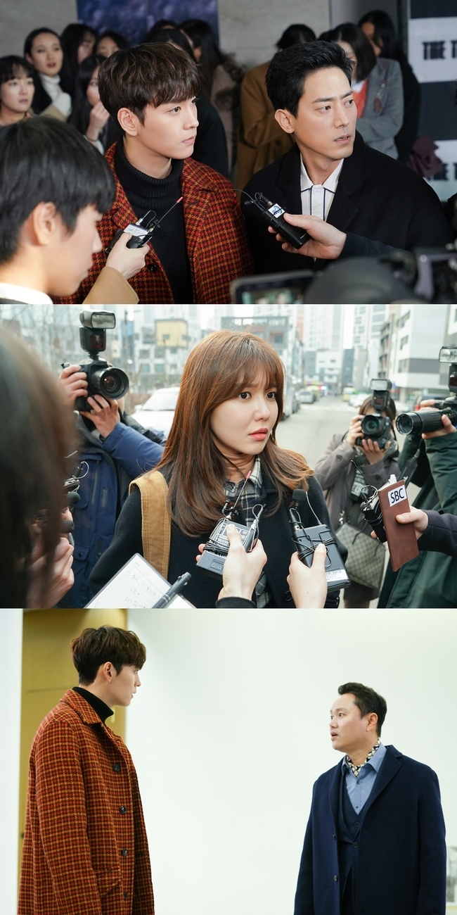 Choi Tae-joon and Choi Sooyoung are in a situation where the slope is in.In the 27th and 28th episodes of Drama, So I Married Antifan (played by Nam Ji-yeon, Kim Eun-jung/directed by Kang Cheol-woo), which will be broadcast on June 12, Choi Tae-joon (played by Hoojun) and Choi Soo Youngplayed by Lee Geun-young) will be baptized by the camera The Flash because of rumors.Earlier, JJ (Hwang Chan-sung) met Bae Young-seok (Kim Min-kyo), the representative of Choi Tae-joons agency, and revealed the love affair of Hoo-joon along with the merger.Shocked Bae Young-seok went to Hujun and told him to report to Hujuns every move, angry at Hujun who replied to his words, suggesting that his feet would be tied.In the meantime, Hujun is in a tight confrontation with Bae Young-seok.An angry Bae Young-seok is hard-pressed to confiscate his cell phone after blocking Lee Geun-youngs call, and it is noteworthy how the relationship between Hu-joon and Lee Geun-young will flow.Todays broadcast depicts the crisis that has come to the romance of Hu Joon and Lee Geun-young, who created a pink atmosphere, said the production team of Antifan.We need to check on the main broadcast to see if the two people who showed strong trust can pass the trouble with faith in each other again.