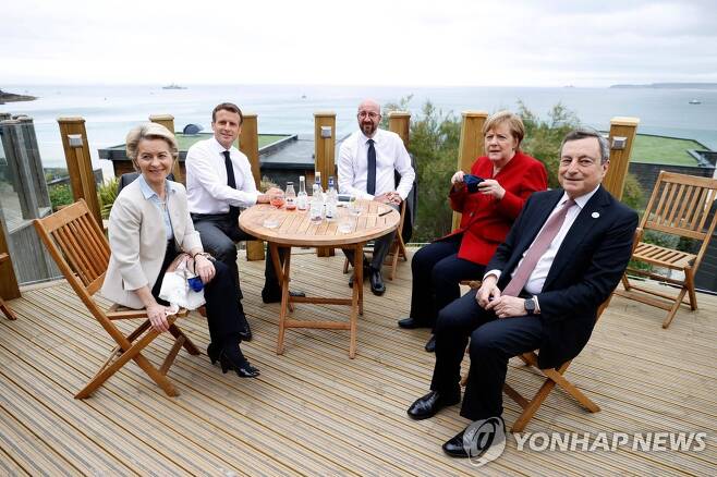 G7 정상회의 전 EU 조정회의 참석자들 [AFP=연합뉴스]