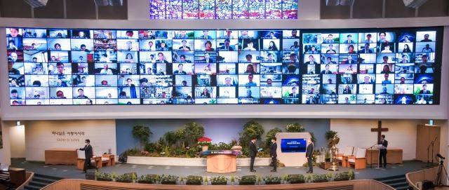 지난 12일 서울 사랑의교회 새벽예배에서 진행된 CAL세미나 수료식 모습. 국제제자훈련원 제공