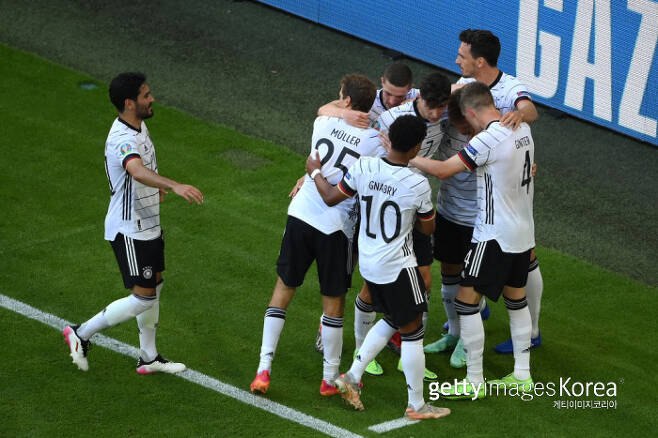 득점 후 세레머니 중인 독일 대표팀. Getty Images 코리아