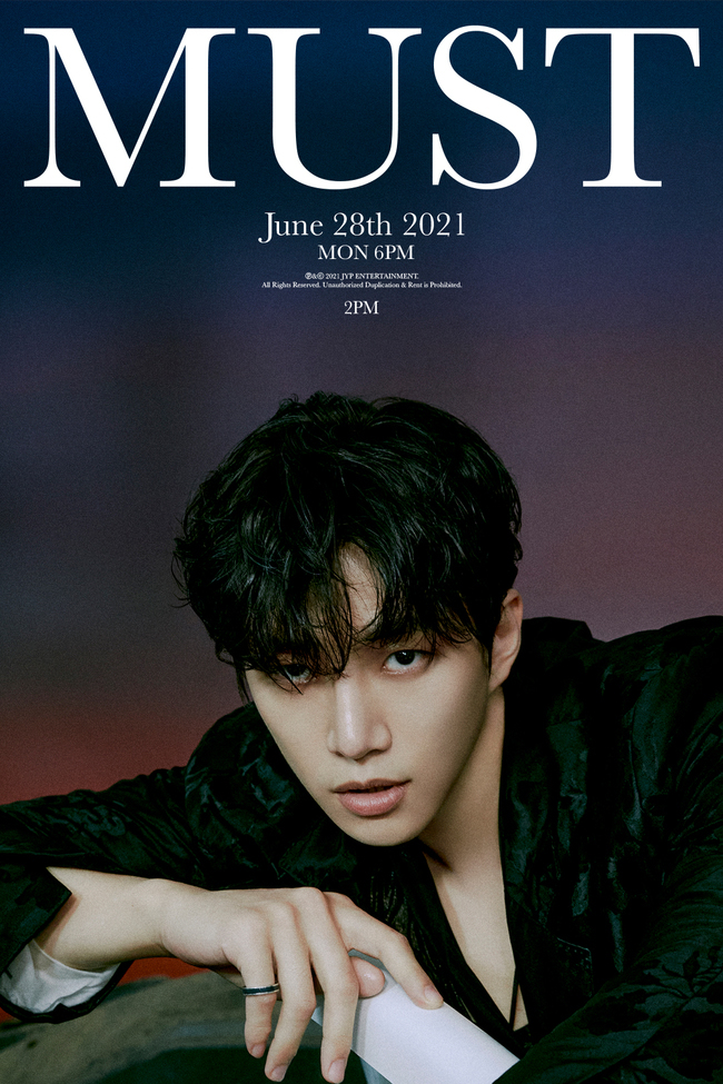 We Junho returns to the charm of the upgraded Maseong.2PM released the visuals of Junho, the last personal teaser, on various SNS channels on June 21, a week before the release of its regular 7th album MUST (Must) and the title song You Must.Teaser Junho has become a fan with a stronger charm.In the dark version image posted at 0:00, 2PMs unique healthy and fascinating K-sexy concept was foreseen with wild eyes.In the visual film and light version image that opened at noon on the same day, the fanzalal (who knows the fan) point was fully saved with a cut that shows transparent skin and island corn.Junho has been a leading figure in the We a comeback on the chart craze that has made the broadcasting industry and the music industry shake since last year, and has shown a high stake in raising expectations for a full comeback of 2PM 6.After the cancellation in March, EBS1 Giant Pen TV, MBC I live alone, popular YouTube channels Psick Univ and Civilization Express - MMTG were held in turn, and the fans who waited for the military service returned to One.Last month, he received enthusiastic cheers from drama fans when he confirmed his appearance in MBCs new tree drama Red End of Clothes Retail (director Jung Ji-in/playplayplay Jung Hae-ri/Produced Wimade, and Anfio Entertainment), which is considered to be the most anticipated film in the second half of 2021, and announced that he would resume his acting activities in earnest.2PM re-examines the unique presence of K Pop One & One Men Group, which everyone waited for through the new album MUST.The six-member complete new song You Should released in five years was written and written by member Chang Woo Young, featuring an addictive melody; he said, What if love crosses again?What should I say? , What if our comeback is now?I started with the question What should I do? And expressed the answer to face with a powerful attraction that can not be rejected, things I want to do and things I have to do in music.