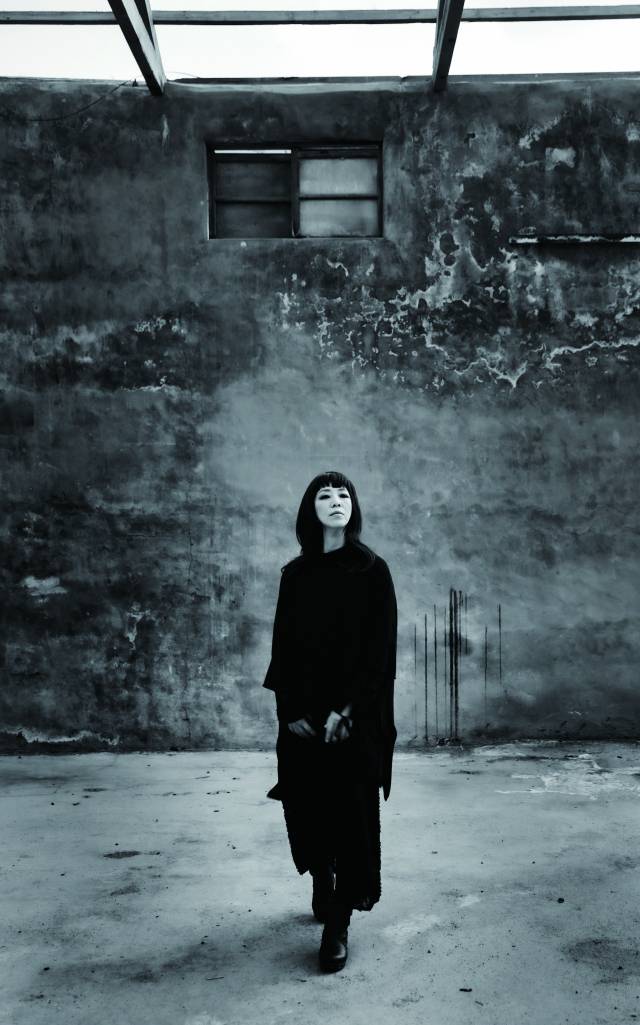 정규 11집 ‘페트리코’를 발매한 가수 장필순. /사진 제공=도이키뮤직, 김도태 작가