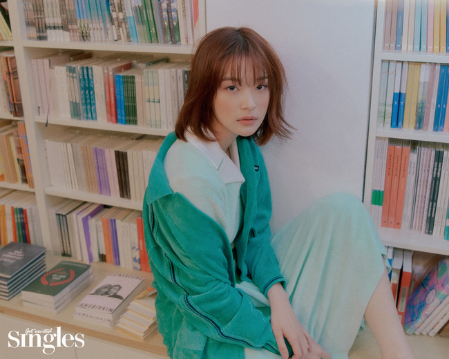 Visual pictures of actor Shin Do-hyun have been released.Shin Do-hyun, who plays Najina in TVN Mondays Drama One Day, The Fall of My Houses Front porch (hereinafter Destroyed), recently filmed and interviewed a photo with Lifestyle Magazine Singles.In this photo, set in an independent bookstore that matches the writer Nazina, Shin Do-hyun appeared with long and rich hair cut off and surprised everyone.Successful in image transform with fresh short hair, she smiled like a girl and smiled purely, but at some point she stared at the camera with a mature womans face and showed a contradictory charm.She made everyone in love with her dreamy and mysterious eyes, and she proved her appearance as a rising Wannabe star, digesting from slip dress to knit best.Shin Do-hyun, who plays the role of Najina, the main character of romantic triangle relationship in Destroy, is leading the drama by acting a breathtaking feeling between his first love and his first kissing opponent.She has a similar face to Character, but she also wants to resemble it. When you are with Friends, the synchro rate with Najina of destruction is close to 100%.Its more like a life act to be able to express emotions easily and to cherish friends, he said, nodding. You cant show tears or sadness.I want to bring the honest expression of my feelings from Najna. He also expressed his envy.