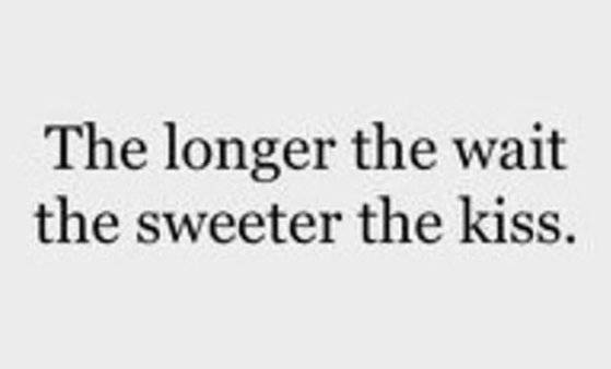 콜러댄젤로가 올린 핀터레스트 이미지. '기다림이 길수록, 키스는 달콤해진다'는 내용이다. 인터넷 캡처