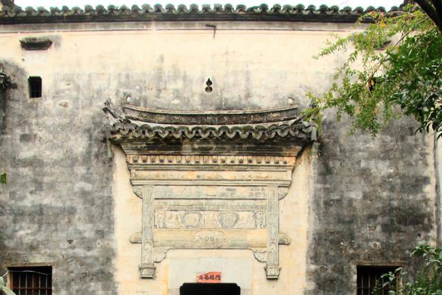 노촌 사성당의 조롱박과 감나무. ⓒ최종명