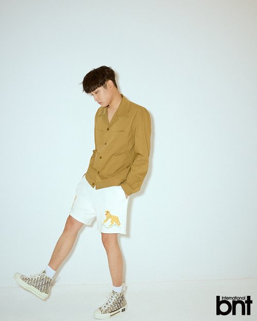 I saw the light.Park Jae-jung, who appeared like a comet as the winner of Mnet Superstar K5 in 2013, had to walk a hard path as a singer, and he was able to keep his way and keep his own way.Park Jae-jung recently made a photo shoot with bnt, and expressed his desire to prepare for the next with more thorough self-censorship rather than enjoying the present point.As long as I had a thirst for Music, I wanted to improve my depth. When asked about his feelings that he is proud of his harsh moves by winning the music charts, which was released on the 26th, Park Jae-jung said, I am confident that I want to continue singing as a singer, and I feel rewarded for the efforts I have made.In that sense, it was very meaningful and more comfortable. I was told that PD Kim Tae-ho could work with the members freely even after the broadcast, but it was a miracle that everyone could be united by the courage of senior Yoo Jae-Suk and the crew members, he said, expressing a modest attitude about his first group activity, not a solo singer.Park Jae-jung, who also brought out a story through the broadcast, said, I was depressed for a while because I did not meet the results as a singer.There have been times when I have been worried about whether I will continue my activities in the sense of frustration that my appearance in the entertainment industry has not led to direct interest in Singer Park Jae-jungNevertheless, Park Jae-jung took an active attitude toward this project and got popular.This audition was conducted with a blind test, so listeners could concentrate on their voices, so I did not feel more serious.I think I have been recognized as a music person. When I was assigned to school, I was awkward, but I became more and more friendly and had a good time.Especially, I am impressed by the completion of the song in harmony with the accidentally woven M.O.M. When asked about the common denominator with the actor Lee Sang, who is affectionate even though he is a different team, he said, My brother is better-looking but resembles me.People are honest, but the voice is clean, and I think that is the envy and the best person in the world. Before the final decision, he started with LaBooms Imagination Plus on the group stage, and when he asked about the song that he wanted to reverse among his songs, he said, I am attached to my own song with personal stories.For that reason, the song Gassa released in 2018 is the first song written and written, so my color is more buried. The present pancreatitis is the result of the golden ear of Yoo Jae-Suk and the honey vocal cord of Park Jae-jungOne fan said that I hope that I will remember this moment and lead my juniors if I do like you later.I want to grow up as a good adult and I thank you for your unlimited gratitude. Meanwhile, the love of the family was also talked about. Park Jae-jung said, I am urging my own attention to precious people.I also had experiences that I regretted because I couldnt express myself at the time, so even if I am embarrassed, it is more valuable to convey my sincerity.He is more active in social media than he is in sharing his colleagues current situation. I want to be helpful.I want you to find out about musicians who are working as hard as me. He is so active in expression that he leads on the web to an emoticon fairy. When he asks him his favorite symbol, he says, I take my place with emoticons.I like to answer with hearts, especially blue hearts, and Im using them in a variety of ways because they change their colors, he said.Asked why he decided to stand alone for a while ago, he said, I wanted to have my own space because I lived with my family for a lifetime and I want to watch soccer games.I was scared at the beginning, but I realized that it was good to live alone in two days. The outdoor signboard is the first in my life, and I left a certified shot right after seeing it on the day of installation, he said.I dont think youll do it again, he said.The fans are also the most enthusiastic since their debut. I want to keep the atmosphere and thank you.It is more important to set and prepare the next chapter rather than resting on temporary popularity because we have experienced similar experiences through broadcasting earlier. When asked what music he plans to play in the future after the broadcast, he said, I will continue to do ballads that I can do in the country.In addition, the new song is expected to be released this year, but the first album, which consists of its own songs, is expected to be released this year, but it is the first regular album with my name.To fans who are waiting for new news, including Taste Salt, I am happy with generous praise and encouragement.But the current position was possible because of the support around it, and it is necessary to improve in the future because it is still lacking in musical skills because it feels itself.I would like to ask for continued attention and Cheering. 