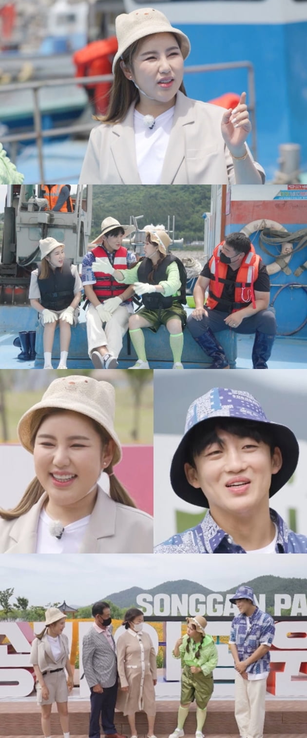 Singer Song Ga-in promotes the charm of his hometown Jindo through KBS2 entertainment program Online market.Online Market, which will be broadcast on the 7th, acquaintances of Song Ga-in, the daughter of Jindo, will show off their cheerful chemistry with the total Super Wings.Hong Hyun-hee, who visited Jindo in Jeollanam-do to sell Haliotis, is impressed by the Song Ga-in photos and attractions everywhere.Song Ga-in, who went to the boat to collect Haliotis, accidentally meets a middle school alumni, and the atmosphere quickly turns into TV is carrying love.Song Ga-ins alumni who are doing Haliotis aquaculture in Jindo offer the taste of the finest Jindo Haliotis collected directly from the sea and impress Hong Hyun-hee and Shin Seung-tae as well as Song Ga-in.Song Ga-in and Friends remember each other clearly 20 years ago and surprise Hong Hyun-hee and Shin Seung-tae.In particular, Song Ga-ins Friend confirms his position in his hometown Jindo, saying, Song Ga-in is President Jindo, and shows a pleasant tikitaka.In the meantime, Song Ga-ins surprise meeting doesnt end here: the appearance of his parents following his middle school classmates.Song Ga-ins parents not only show their daughters stupidity, but also promote Jindo Haliotis and reveal their love for the area.As such, Hong Hyun-hee, Song Ga-in, and Shin Seung-tae are attracting attention to the broadcast because they offer a different kind of fun to the house theater with a super wings-based Haliotis seller from long friends to parents.Online market will be broadcast at 9:30 pm on the 7th.