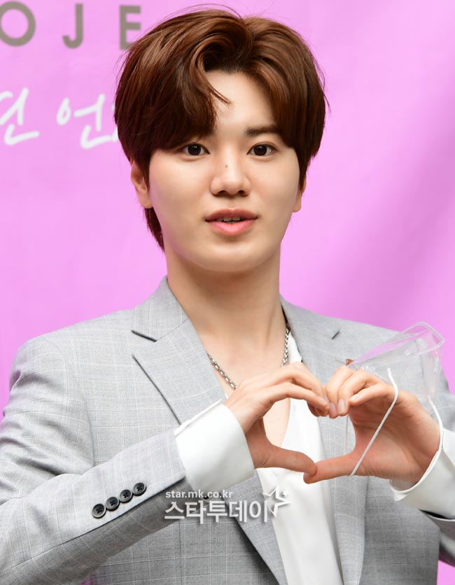 Group Infinite Sungjong is attending the event.