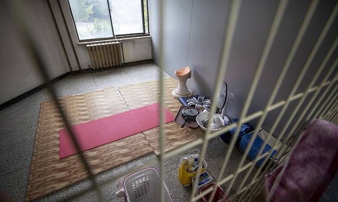 고인이 근무하던 925동 여학생 기숙사 내 휴게실의 모습. 연합뉴스